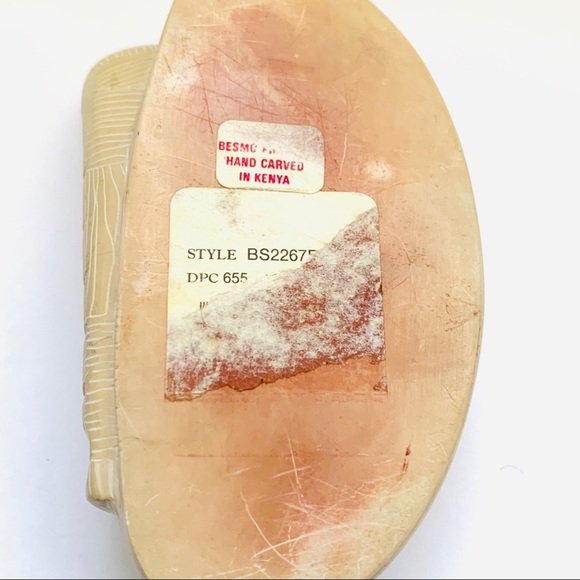 Vintage elephant hand carved soapbox from Kenya - Picture 5 of 8